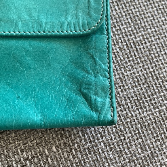 M0851 | Clutch/Wristlet - Picture 11 of 13